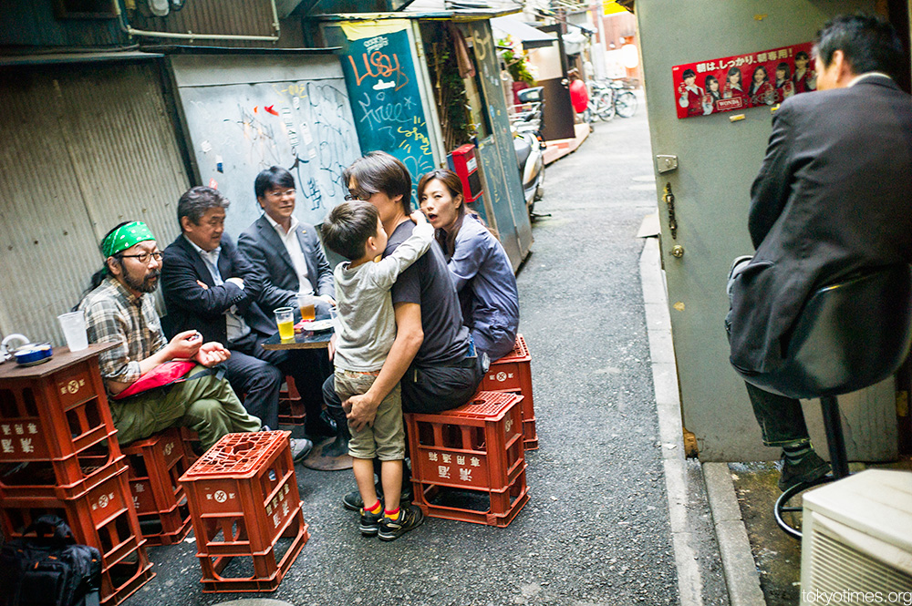 Gritty Shinjuku drinks