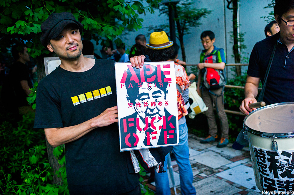 Tokyo anti-Abe protesters
