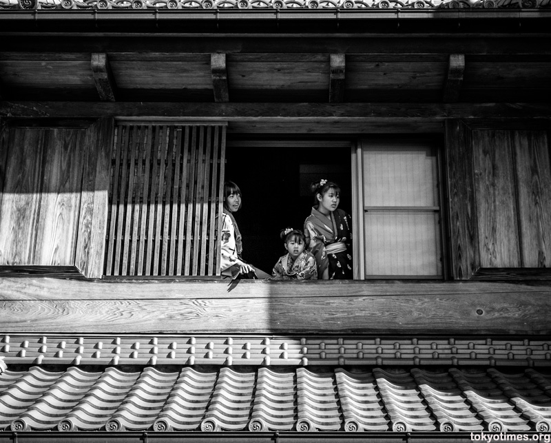 traditional Japanese girls in traditional clothes