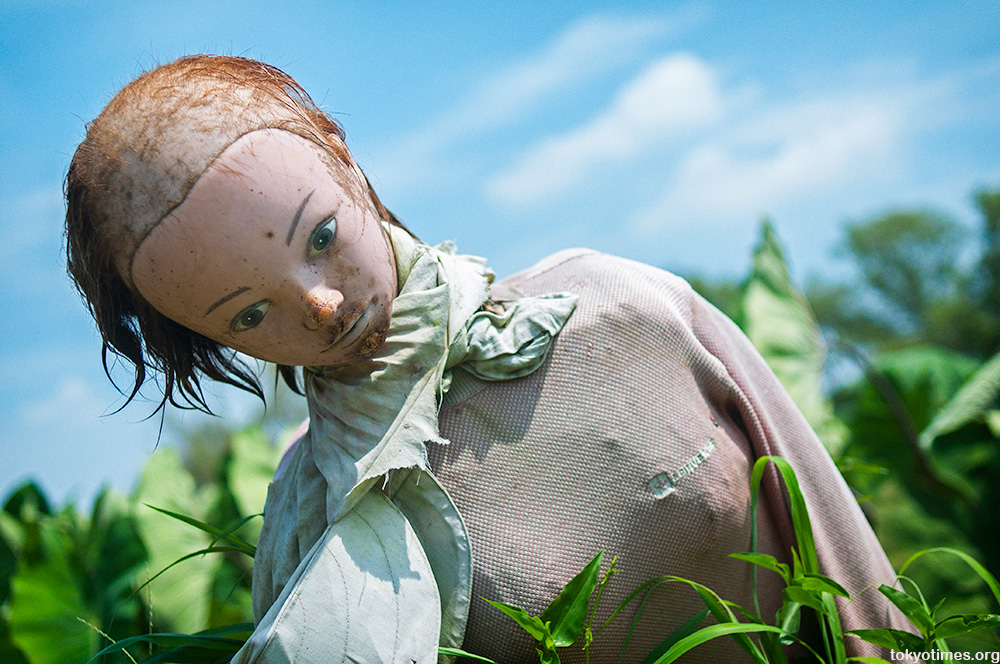 realistic Japanese scarecrows