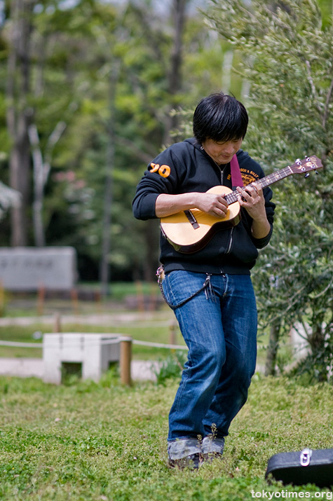 Japanese ukulele player
