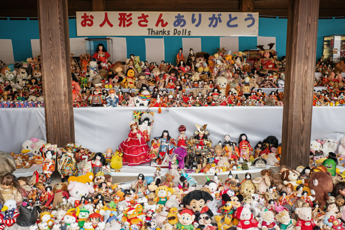 Ningyo kanshasai Japanese doll funeral ceremony