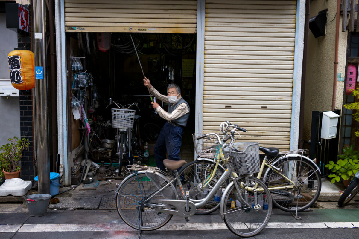 an old Tokyo bicycle shop and its old owner