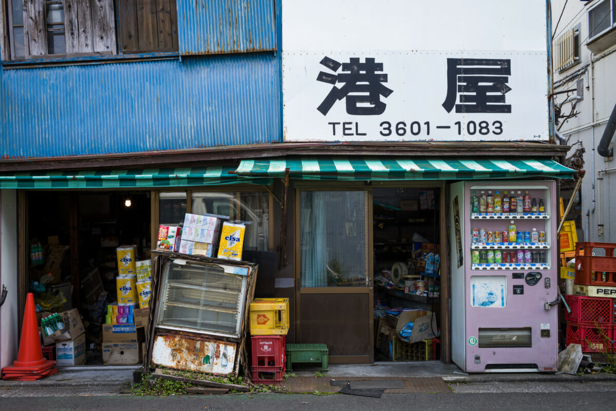 An old and incredibly ramshackle Tokyo shop