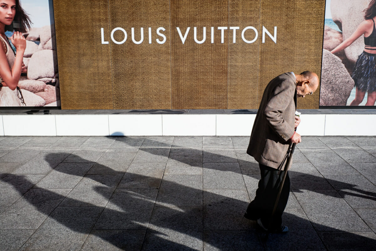 Shinjuku Louis Vuitton contrast
