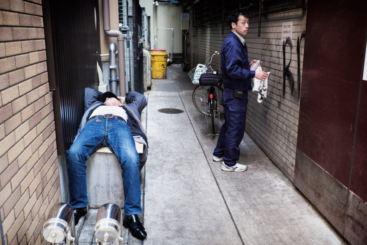 life in a tokyo alley