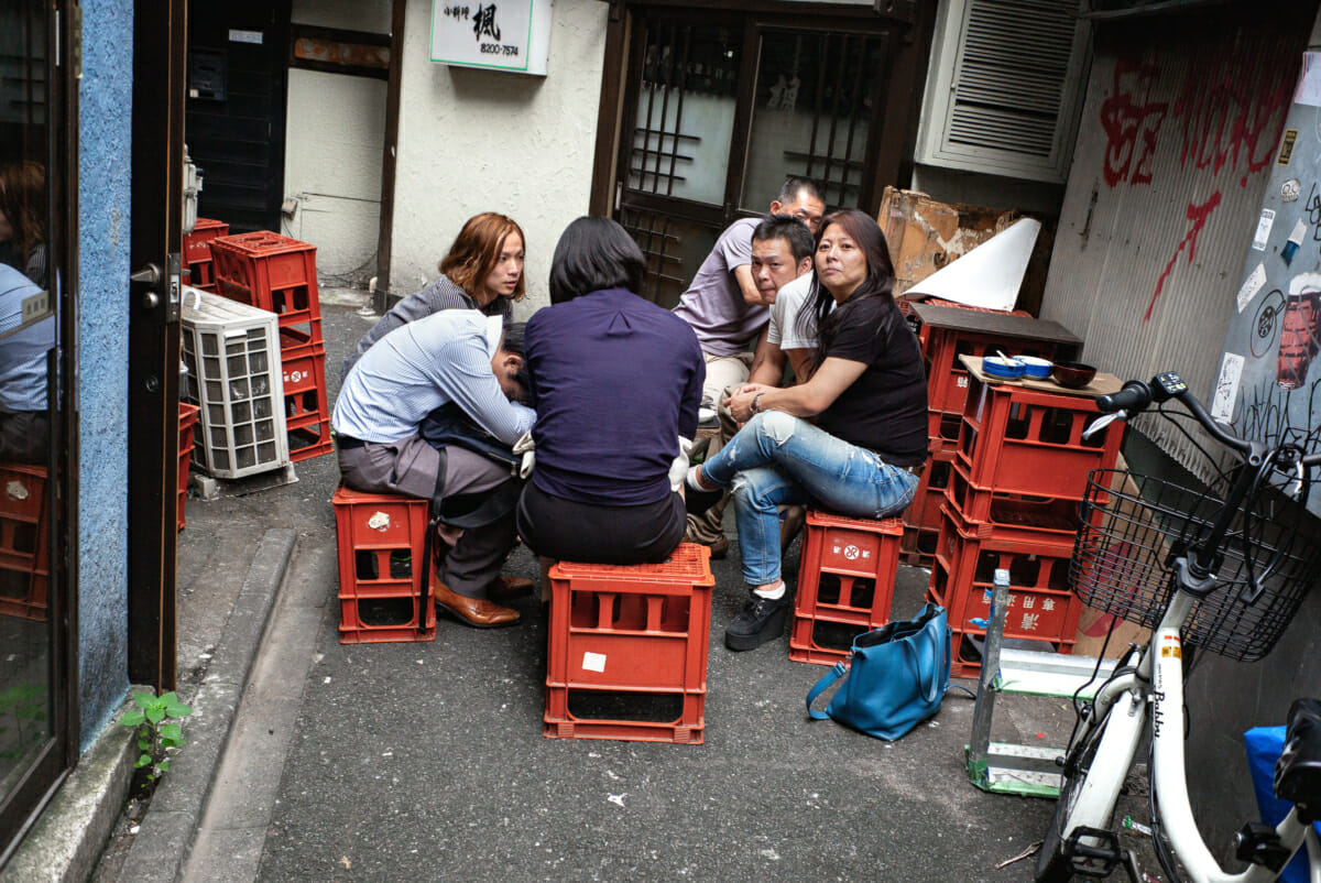 tokyo alleyway drunks and not very friendly stares