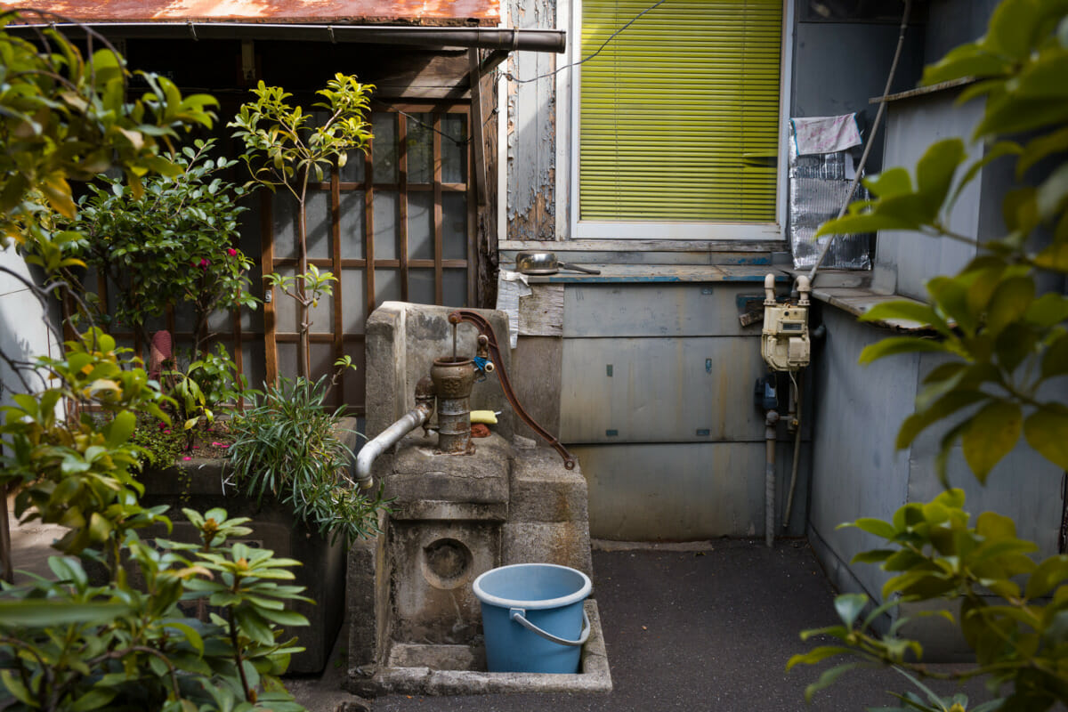 traditional old tokyo street